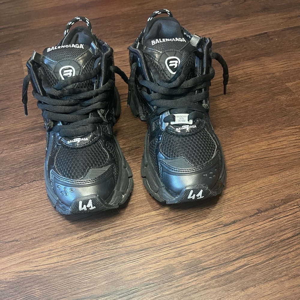 Balenciaga Men Runner Sneakers Black